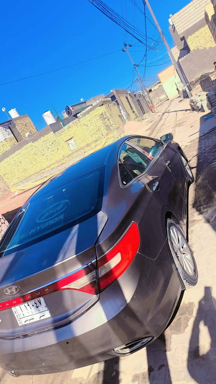 سلام عليكم
ازيرا 2014 البيع او مراوس 
سياره بيه جاملغ خلفي طخه بسيطه 
سياره مكينه وكير وحداديه وكهربايات كله شغاله 
ماعايزه سياره ***********
السعر 120 وبيه مجال  
رقم مثنى مداور ثاني يوم 
مكاني نجف الاشرف الرضويه
