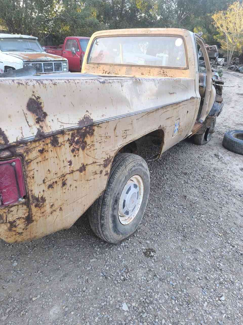 السلام عليكم للبيع شفر ثمانيني تفصيخ مكاني بغداد ***********
