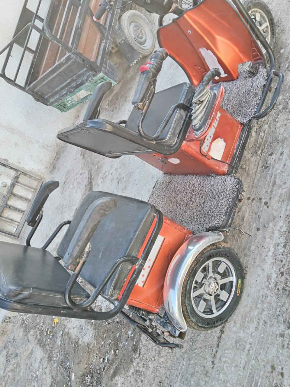 سلام عليكم دراجه للبيع بيها 2 جنط بطاريات صار 4 اشهر من شديتهن جدد سعر 525 بيها مجال ***********
