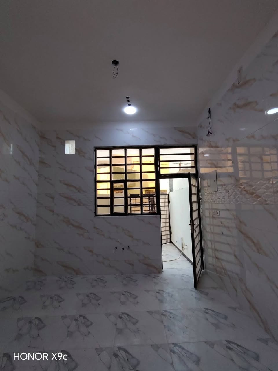 أعلااان أعلان🌹
دارين للبيع كل دار مساحه 140متر🏘
#العنوان شط العرب الجزيره الفيروزيه 
يحتوى علـّۓ  كل دار م̷ـــِْن
1-أستقبال 
2-صاله،،مطبخ
3-غرفتين منام 
4-صحيات داخليه خارجيه 
#البناء حديث بناء بلوك تسليم مفتاح 🔑
جاهزات للسكن✅
#خدمات كامله ماء ،كهرباء ، اناره ع شارع تبليط ابعادع8متر
كافه الخدمات متوفوه ✔🛜
#نوع العقار طابو صرف زراعي بأسم عراقي📜
للأسفسار📞
 {***********📲
 {***********📲
