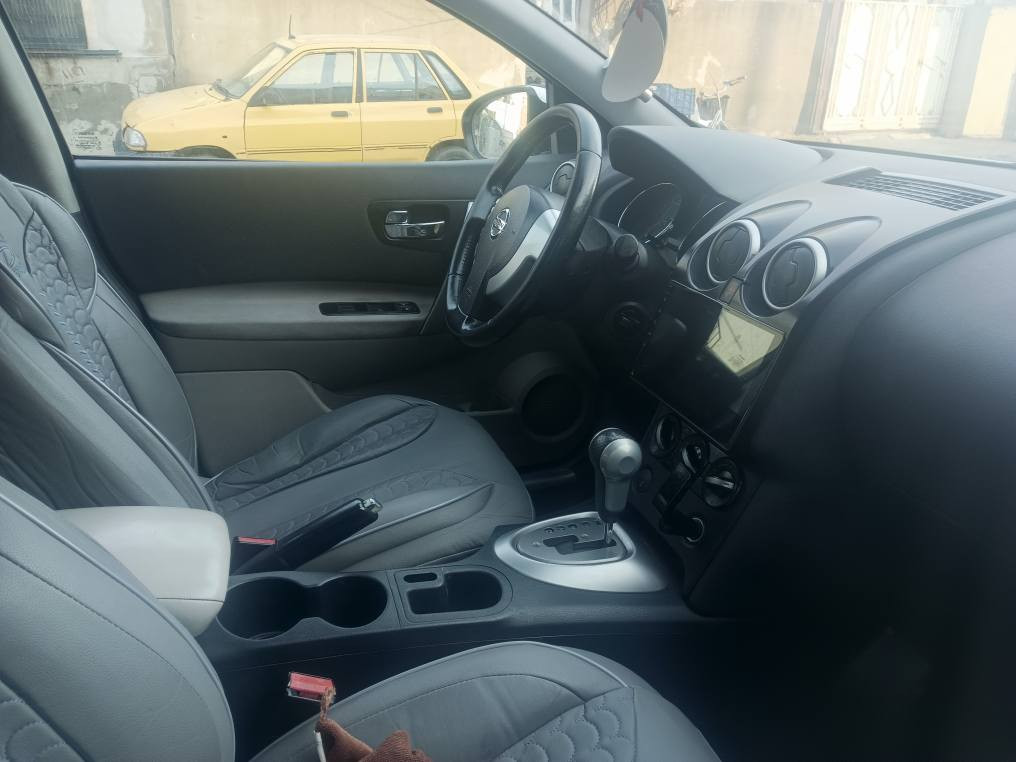 نیسان قاشقە2012  خەلیجی  چوار پارچە بێ ناوگرتن تەنها کیاوە بەشتا بۆیاغ کراوەتەوە زۆر جوان پاک ماوەتەوە کێڕ و مەکینەی نەکراوەتەوە بەشەرت سەنەوی تا  2030  و گۆڕینەوەش ئەکەین .*********** شمشمل, السليمانية
