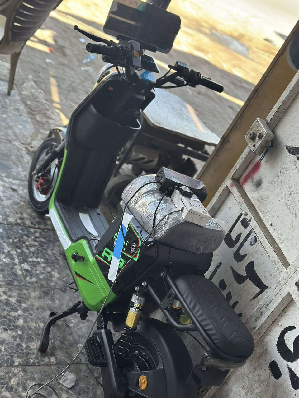 سلام عليكم دراجه شحن r9 للبيع 2025 دراجه جاهزه من كلشي كفاله عامه سعر 400 مكان ابو الخصيب ستفسار ***********
