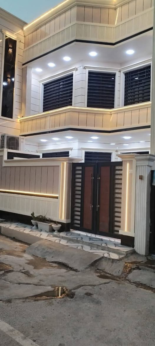بيت الأحلام بانتظارك! 🏡 مساحة 150 متر بتصميم حديث وجودة بناء ممتازة، 6 غرف نوم موزعة على طابقين. موقعه خرافي في الزعفرانية، جاهز للسكن فورًا! السعر 170 وبيه مجال. لا تفوت الفرصة! 

***********
