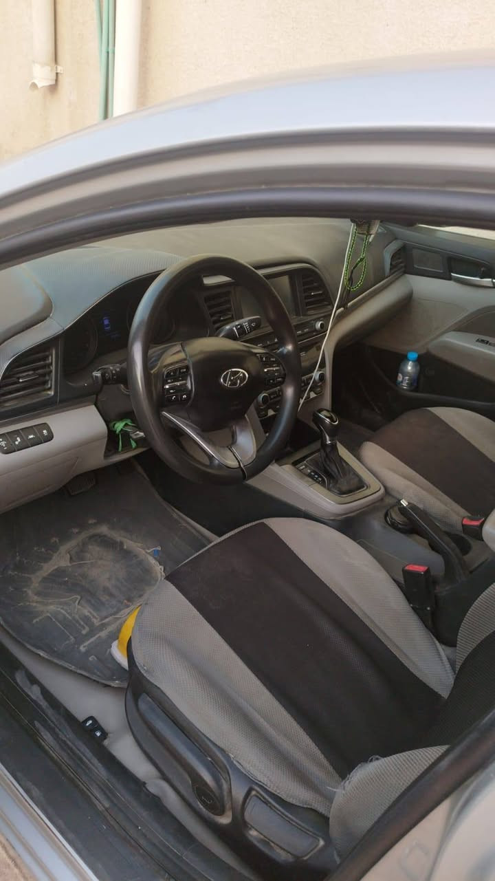 سلام عليكم النترا موديل 2020وارد مريكي رقم بغداد معوقين كير مكينه كله كفاله بيه طخات بصيطه بجانب السايق من امريكا عل طول سياره تعتبر صفحه مادري بعد سعر 110وبيه مجال حك جيه سياره حداديه تبريد خير من الله ماشيه 80الف***********
