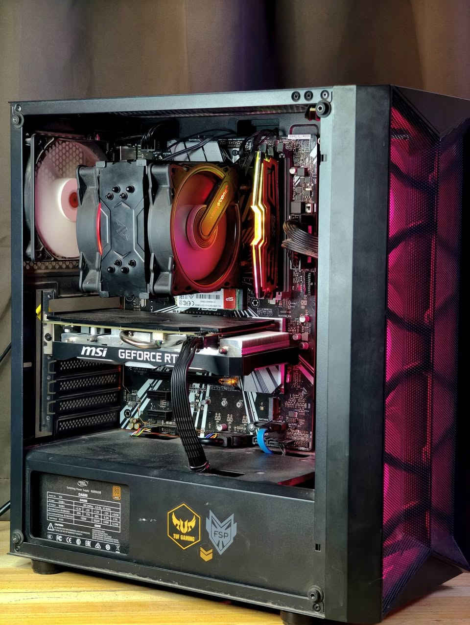 السلام عليكم 
تجميعة للبيع بمواصفات قوية
💠GPU: Nvidia RTX 2060 6G MSI
الكرت غير مفتوح حرارة تحت الضغط 70ـنات
💠CPU: i5 9600KF 6C 6TH 4.6GHz
بالنسبة للمعالج قوي بالالعاب واقوة حتى من الجيل العاشر
💠Cooler: Air cooler dual tower 240m
💠M.B: Z390-p Asus prime 
💠RAM: 16GB XPG ddr4 3200
💠STRG: m.2 128GB+ HDD 500GB
💠P.s: 600w deepcool 
💠Case: FSP CASE BLACK 4xfan 

ضمان الحاسبة اسبوع والربط على UPS لحماية القطع
السعر 685 الف دينار

📍الموقع بغداد مدينة الصدر قطاع 23
🚚 يوجد توصيل لجميع محافظات العراق 🇮🇶 
 هـ ***********  📞
