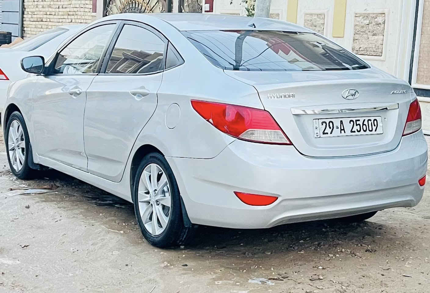 السلام عليكم هونداي اكسنت خليجي لون بحري مميز موديل 2012مكينه 1600دوش ام القطرتين ضربه مكفوله بيه رشات صبغ للجماليه ويل كب مكينه كير حداديه تايرات مكفولات رقم واسط الدولي باسم جيرانه تحويل مباشر مكاني ديوانيه سعره 87وبيه مجال ت***********
