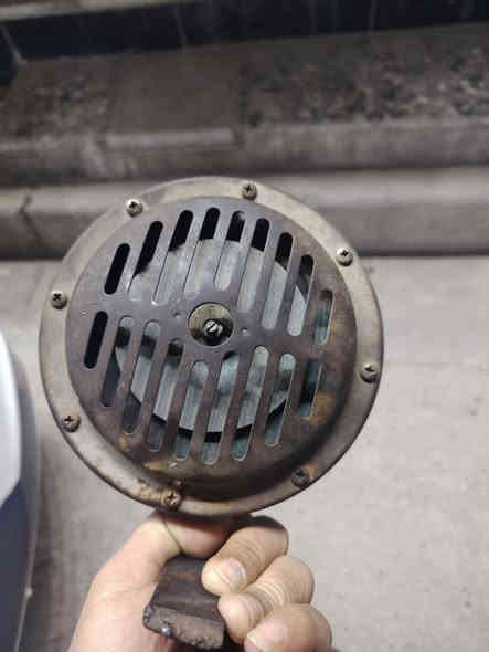 السلام عليكم هورن بوش عنجه للبيع السعر ٤٥٠ وبي مجال ***********
