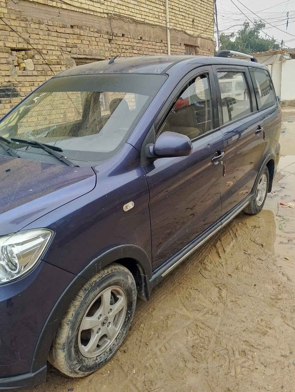 السلام عليكم صيني للبيع موديل ٢١ رقم بغداد السنويه الغايه 26 كير عادي محرك ٢٠٠٠ كير محرك تبريد تدفئه كل مكفول كفاله عامه من كلشي ٧ راكب السعر ٦٥ وبيها مجال مكان بابل ***********
