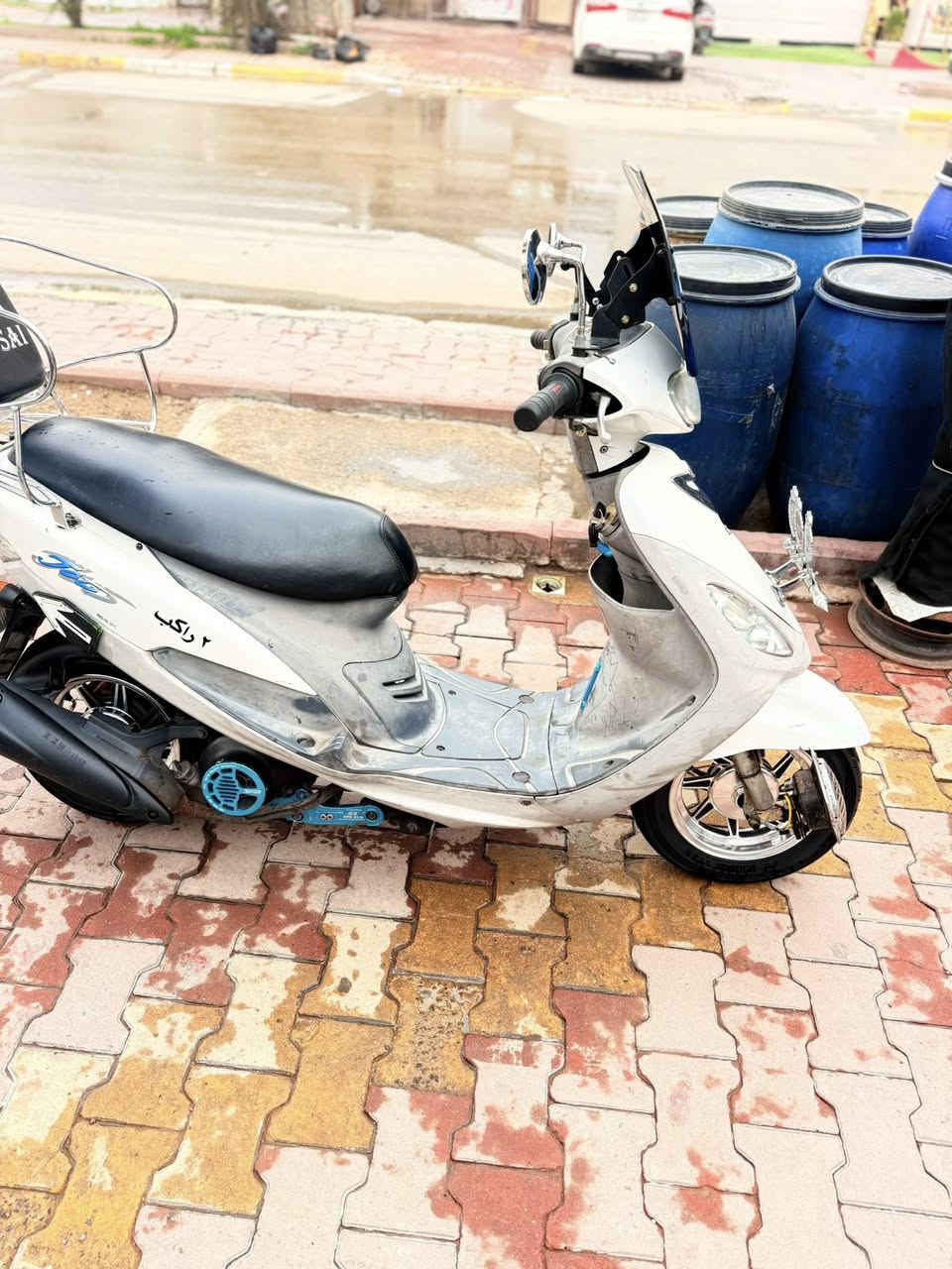 سلام عليكم دراجه البيع كاملة هية ول غراض مكان شعلة حي جوادين *********** مكفولة من كلشي 1400 وبيهه مجال
