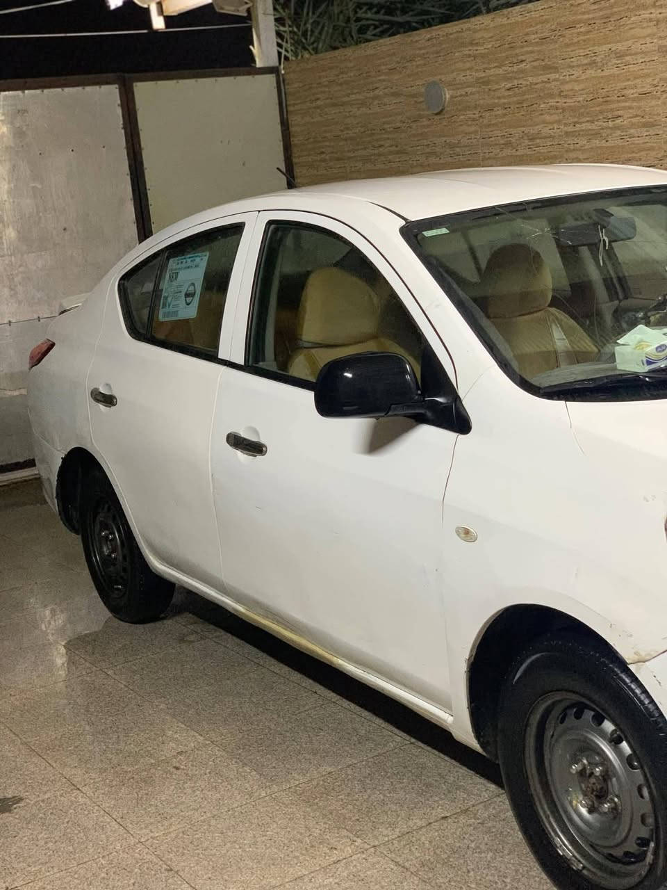 صني هندي للبيع مكاني ناصرية سومر 
سياره كما موضح بالصور ضربات شخطات جانت عد مره  ومصلح بارد بيها معجون باب جهة خلف سائق موديل ١٩ حره 
مكينه كير الحمد لله 
تبريد فقط كمبريسر كهربائيات كله شغال داخل نظيف جدا شاشه كامره السعر ٧٢ مع مجال وبيها كتاب الفحص 
***********
