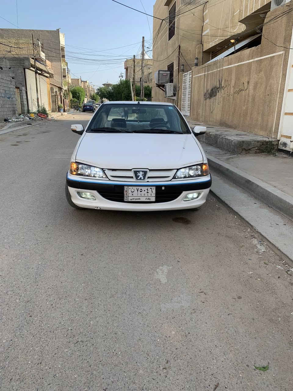 بارص موديل 12 بيها جاملغ خلفي صبغ وباببين بارد بأسمي السعر 40 وبيها مجال
***********
