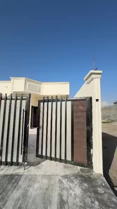 دار للبيع حي بدر
المساحه 170 متر
بناء صفر خدمات 
بسعر مناسب جدا
الموقع حي بدر  نهايت مدرسه علي شاهين
الاستفسار والاتصال
***********
