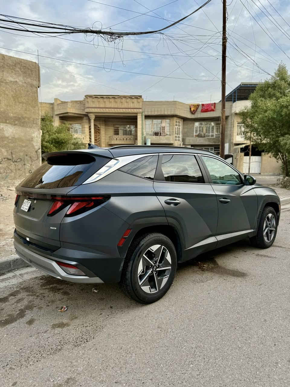 توسان 2025 وارد امريكي
دخول جديد بأسمي بتاريخ : 2025/1/23 
السيارة جديدة ماشية 7000 ميل فقط

🛑حادث السيارة صبغ باب خلف سايق فقط 
ليبل واحد بدون تبديل وبدون دواخل

✅ موصفات السيارة ✅
-بصمة تشغيل عن بعد
-فول تحكم ستيرن 
- شاشة كبيرة متصله 
-شاشة دجتال
-كامرة خلفية دوارة 
-سايد بريك كهربائي
-تحكم كشنات كهرباء 
-نظام دفع AWD 
-لايت زنون ثلجي
-ويل كاب مميز حجم 19
- رادار نقطة العمياء
-رادار تحديد مسار 
-نظام قيادة ذاتية 
-نظام تثبيت السرعة 
-شاشة لتحكم نظام تبريد 
-شحن هاتف لاسلكي 
-محرك حجم 2500cc
-تبريد قطعتين 
-حاملة اكواب 
-صندوك كهربائي 

📍مكانها بغداد الدورة
السعر $208 ورقة بدون رقم 
الاتصال ☎️ ‭0770 963 3108‬ 

‭0780 758 9782‬ ☎️.          .
