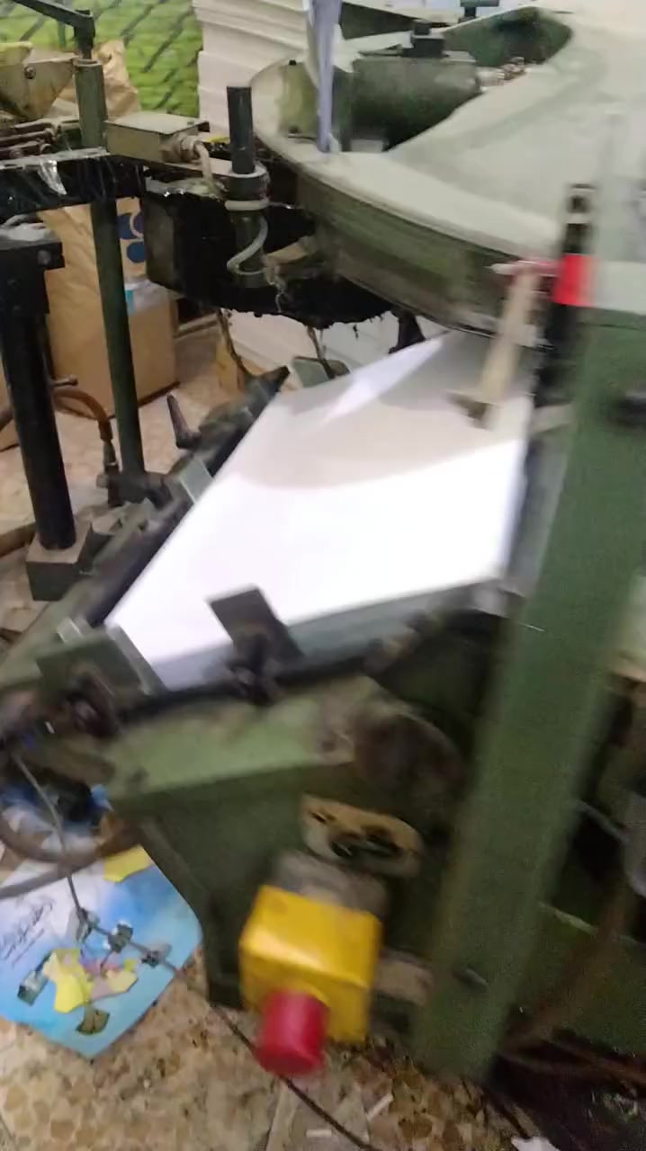 علي صبري الميكانيك نصب وتصليح وتشغيل وصيانة كافة المقصاة ومكائن تجليد الكتب الحراري ومكائن السلفنة ونصب الخطوط الأنتاجية لتواصل الاتصال على الرقم التالي ***********
