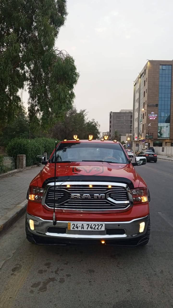 دوج رام 1500
لون مميز احمر طماطه 🍅 
موديل 2022 
باب طويل بدي قصير المرغوب 
حجم المحرك 3600. V6 
تنفس طبيعي 
شاشه حجم كبير 
كير ماوس 8نمر 
تبريد قطعتين ثلج 
نضام مانع انزلاق 
دوسات جانبيه 
نفاخات جاملغ 
كشن منفصل دبل جكمجه 
دوشمه+نايلون كشنات احمر 
أرضية تغليف جلد احمر
تحكم استيرن 
سستم اناره رماش خلفي 
رماش بنيد بروجكترات 
اناره جاملغاتاحمر  
اناره محجر كامل 
 داش كام 
لايت زنون 
محجر بدي سبورت 
تخم تاير جبلي جديد 
إضافة تعلاوه انجين ونصف 
سستم اكزوز تحكم ريمونت 
إضافة صافره 400 واط 
كامره دواره
سيرفس جديدباتري تخم بلاكات 
فحص مجاول

صدر جديد 
سياره وارد امريكي تبديل قطعة وحده وحافه البنيد بارد
السياره مصروف عليها 
السعر 250$ وبيها مجال 
المكان الزعفرانيه ***********
