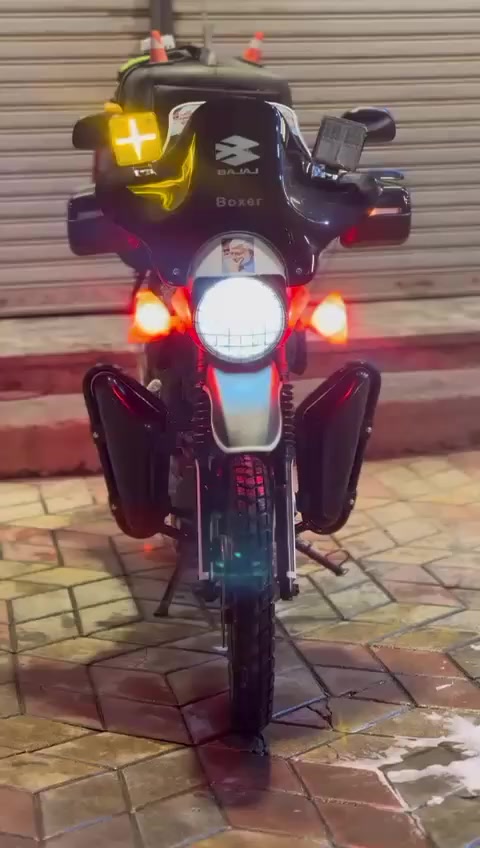 سلام عليكم دراجه بوكسر هيه ول غراض للبيع نضيفه جمبزه وترتييات حلوه عليها الدراجه نقصه بس اوراق ضاعن مني واكفلك شرقه وعشائير وتجي تاخده من باب البيت سعر 1 و100 مليون وميه شراي اتصل مو شراي لا تعبني اعبر المنشور ***********
