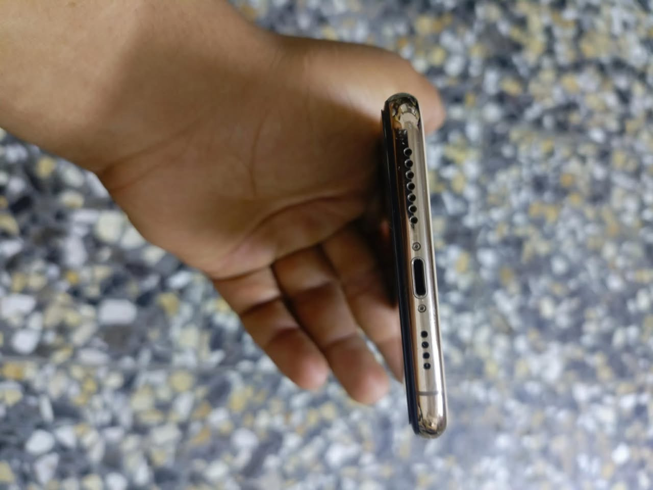 سلام عليكم ايفون اكس إس ماكس الجهاز حيل نضيف مبدل بطاريه و فيس ايدي متوقف 100 بطاريه و الذاكره 256
مراوس مراوس فقد بآيفون حته لو مبدل شاشه بطاريه كامرات شعدك نزل ***********
