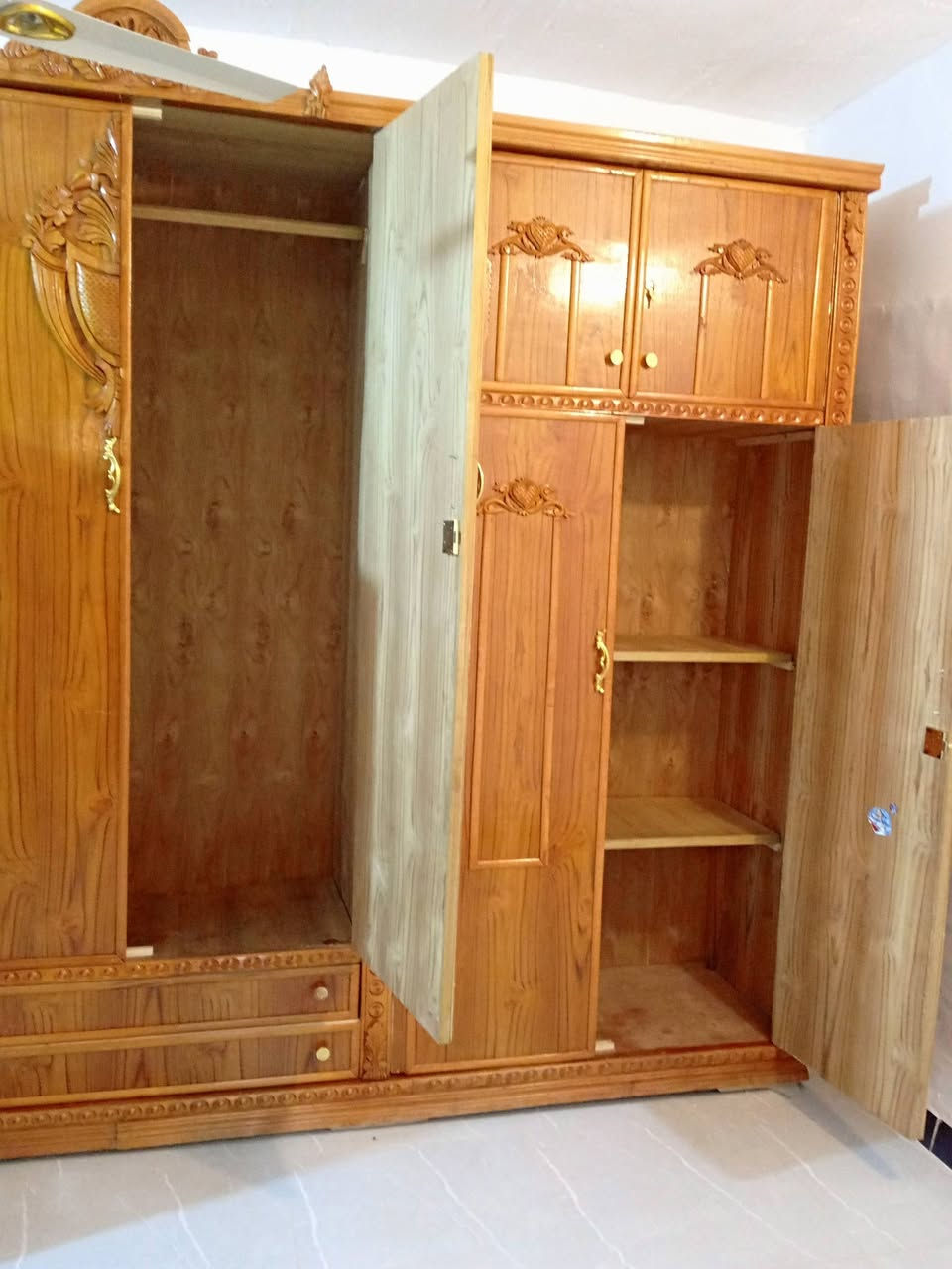 كنتور ابو 6طابقين. تسكام اخو جديد استعمال اقل  اشهر.   مكان كوفه.
الشراي يراسلني خاص.


**إذا كنت صاحب هذا الإعلان وتريد حذفه لأي سبب، رجاءا أرسل رسالة إلى الدعم الفني**