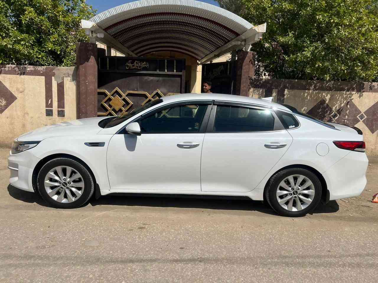 اوبتما امريكي 16
بابل الشوملي قرب محطة انوار بابل 
السعر 120
***********
