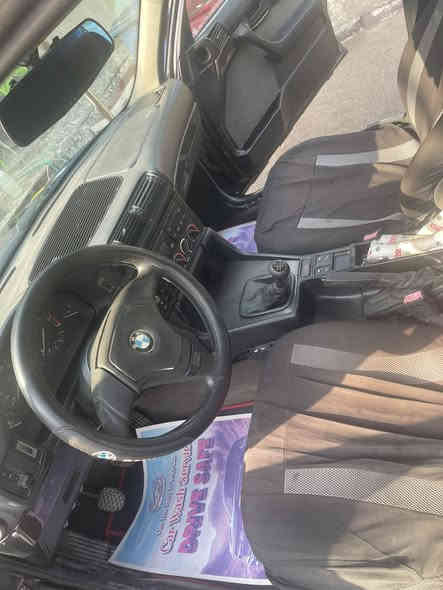 السلام عليكم ورحمه الله وبركاته بي ام 225 للبيع محرك 520فانوس مسكر كير مكينه اكسل بالباكيت كهربائيات شغاله سياره كير عادي صالنصه رياضي رقم شمالي سنويه جديده هزه جديده سعر السياره ٦٥ورقه مجال جدا بسيط البيع مستعجل للحاجه الماسه للمال مكان سياره بغداد حي البنوك قرب كليه اداره وقتصاد هاتف *********** موديل سياره ١٩٩٥
