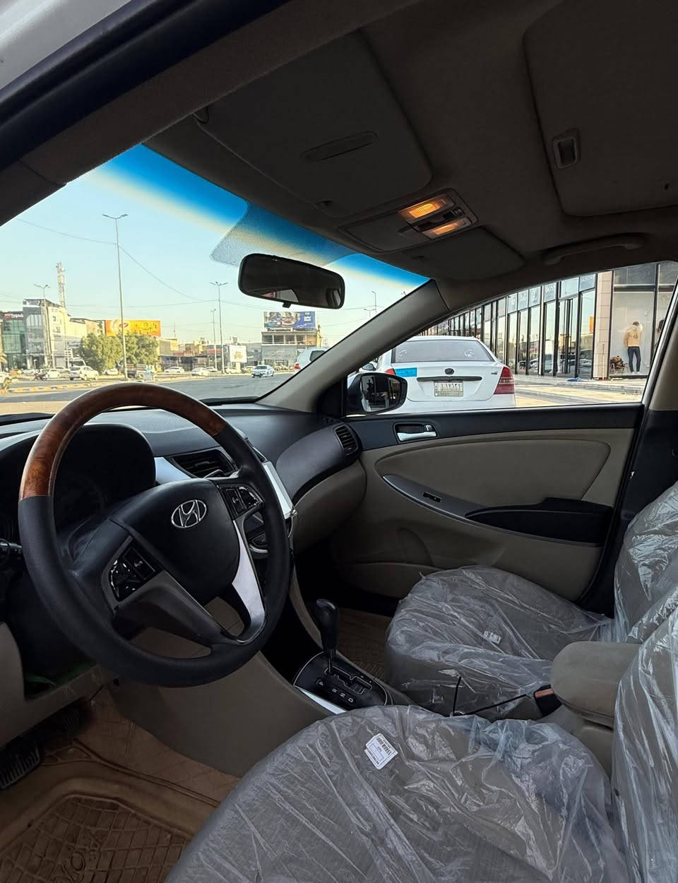 #للبيع اكسنت 2016 رقم نجف بأسمي فول مواصفات
ويل كروم 
فتحة 
تحكم ستيرن
محرك 1600
مكفولة فقط بارد 

***********
