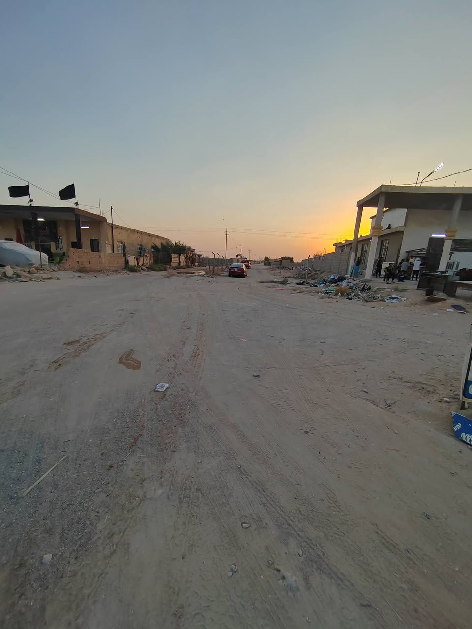 نص دونم للبيع وجه ع شارع لعام طريق ياعلي
وجه ١٢ متر لباقي نزال مكانه حلو  تجي تبني موكب كبل

السعر مناسب جدا

***********
