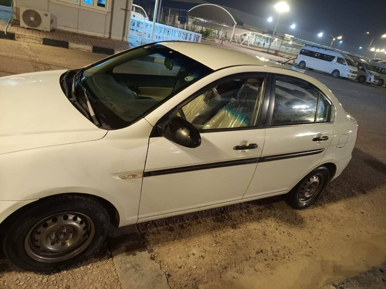 اكسنت موديل 2010 لون ابيض رقم شمالي السعر 91 وبي مجال للشراي جديد سنويه جديده تريد مداور تريد وكاله السياره بيه فقط بنيد تبديل بدون دواخل مع بارد صغير بلجاملغ الامامي وشخط بلباب الخلفي بسيط كير ومحرك مكفولات محركه 1400 تبريد شغال سياره كامله وجاهزه ماعايزه الي يحب يستفسر يتصل عنوان قادسيه نجف قرب المطار *********** النجف, العراق
