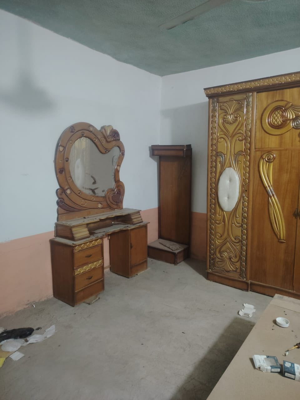 غرفه للبيع. نظيفه وبحاله جيده وبسعر مناسب للاستفسار اتصل ‭0780 016 2199‬
