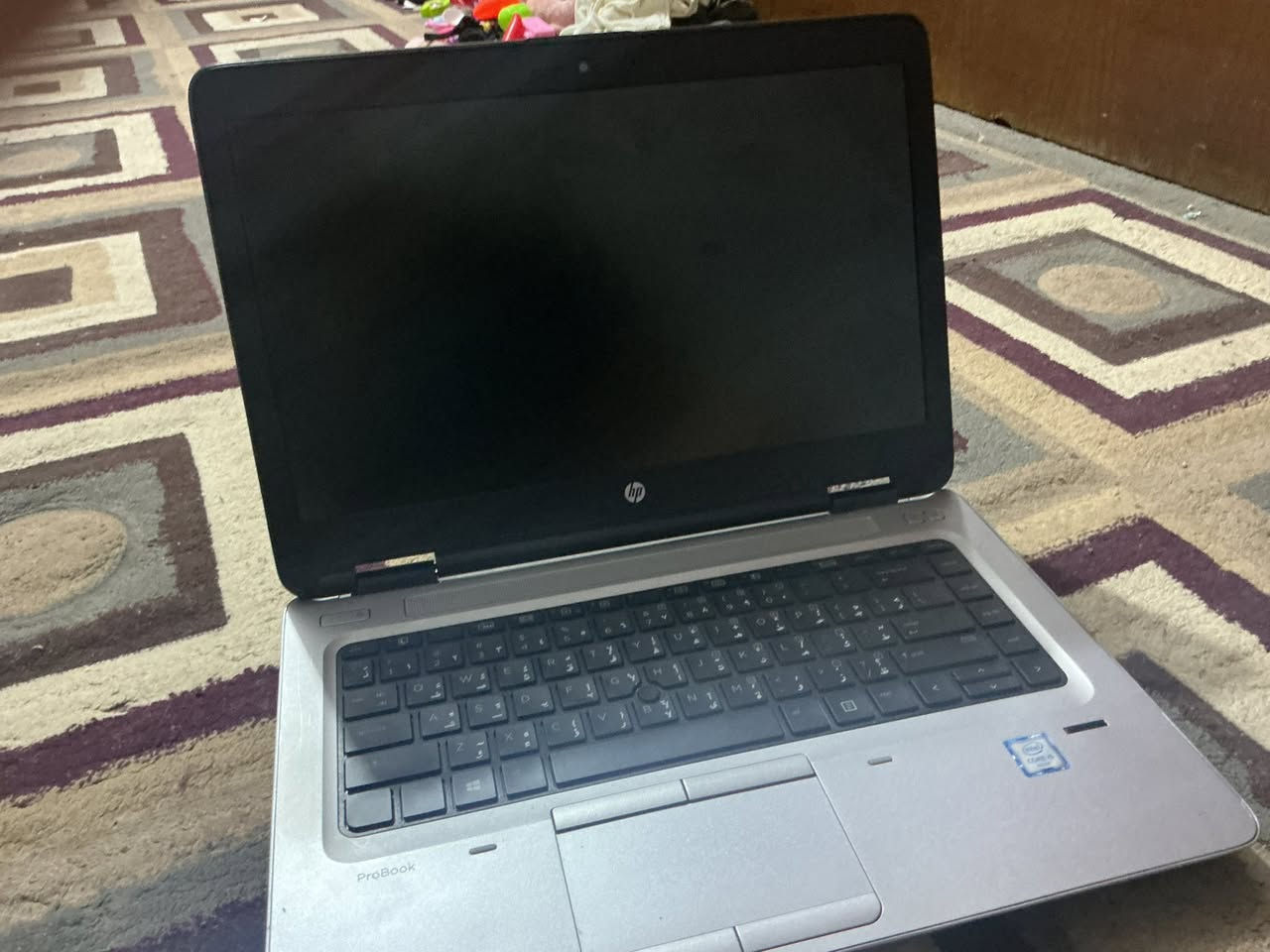 للبيع حاسبة HP ProBook 640 G2 💻✨
معالج قوي Intel Core i5 6300U بسرعة 2.40 جيجا هيرتز لأداء ولا أروع. ⚙️💪
 رامات 8 جيجا بايت DDR4. 💾
 كارت شاشة Intel HD Graphics 520. 🎮
 مساحة تخزين نوع M.2 بحجم 236 جيجا بايت. 🚀💾
 شاشة بدقة 1920x1080 واضحة ونقية. 🖥️🔍
السعر 200 دينار عراقي وبيها مجال للجادين. 💸🤝


**إذا كنت صاحب هذا الإعلان وتريد حذفه لأي سبب، رجاءا أرسل رسالة إلى الدعم الفني**