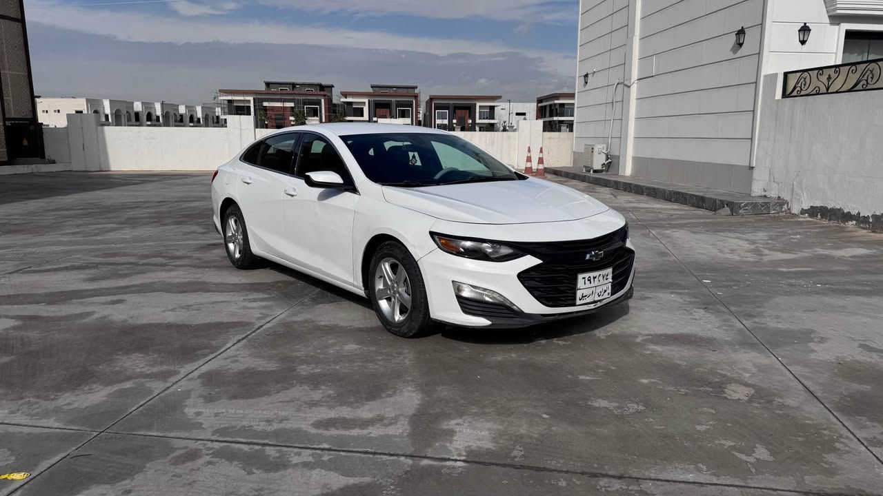 ماليبو ٢٠٢٠ LSشاشة گةورة بةسمة شةغال تبريد مةركةزى ٢ سويج گئرو مةكينة بةشةرت نةكرايتةوة بةردى گزؤز بيلادى ٦٢ميل رؤشتية دوو پارچةى بؤياغة بئ ژورئ بئ أرباگ بةناوى خؤمةسةنةوى  بةسةر نةچوة 
١٠٩ مةجالةكى برايانة
*********** أربيل, العراق
