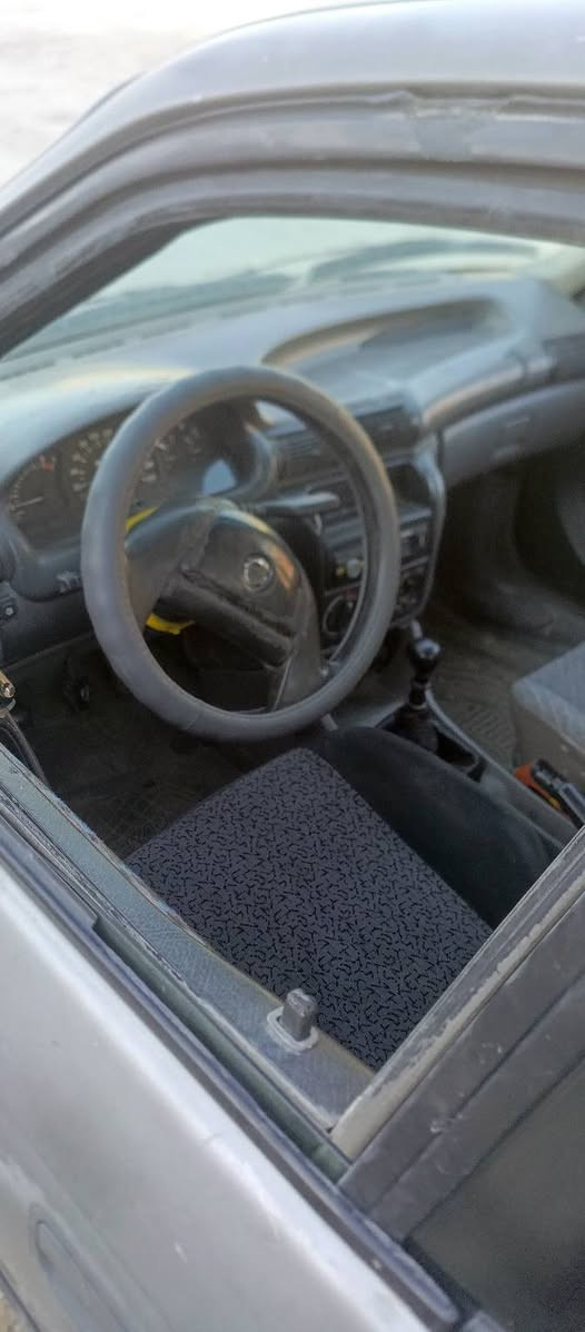 أوبل أستر  1992 محرك كير شرط تحويل شرط السنويه لحد 2029 السعر 37 بها مجال رقم الهاتف ***********
