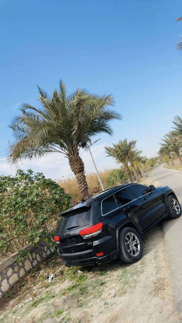 سلام عليكم
جيب وراد امريكي مديل 2014 المرغوب بانزين عادي 
ماشيه 120
حادث جاملغ وبنيد بدون دواخل شرط صور حادث بل منشور وجاملغ ثاني كلير 
مكينه ستوني مبدله مال كصه بيه ضمان 

وحداديه جديده حته دبلات مبدل تفصيخ 
ويل SRTاصلي 
بصمه SRT 
تخم تاير جديد 
رقم بغداد ابسمي 
ستوني مبدل ارقام وسنويه وهزة جديده 
تفاصيل كله واضحه كدامك اتصل فقط
مكاني النجف الاشرف 

سعر 178
‭0777 987 1520
