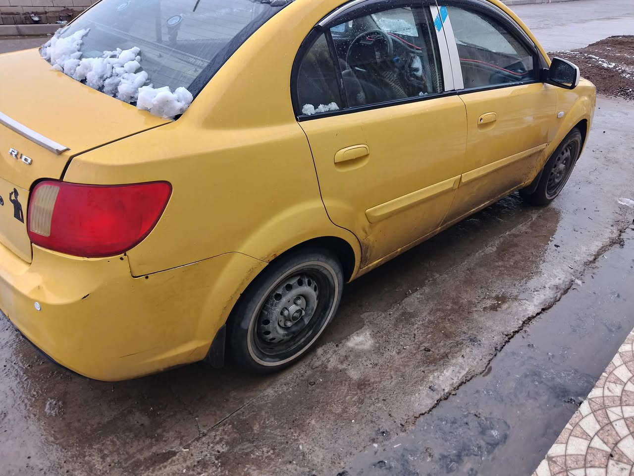 سلام عليكم  كيا ريو موديل 2011 سياره اب اسمي رقم جديد انبار هيئة وغرامات صفر  تحويل من الموصل هزه جديد  مواصفات نضام يكو  اربعه دسك اي بي اس جام كهرب  قفل مركزي اصلي قفل ذاتي حساس اصلي خلفي كاميرا  محرك وكير  جديد طخم  هو وتاير جديد تبريد شغال السياره ما بيه نقص جاهزه  الضرار  تكه شاصي امبدله بس الباقي كفله السعر 77 قفل قفل  الكابون ما مسجل  *********** ،***********  السياره باي كوري مصنوعه الكوريه لان مواصفات ابريد
