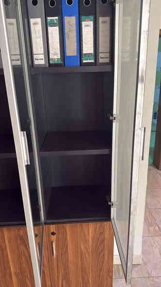 اثاث مكتبي البيع 
***********
