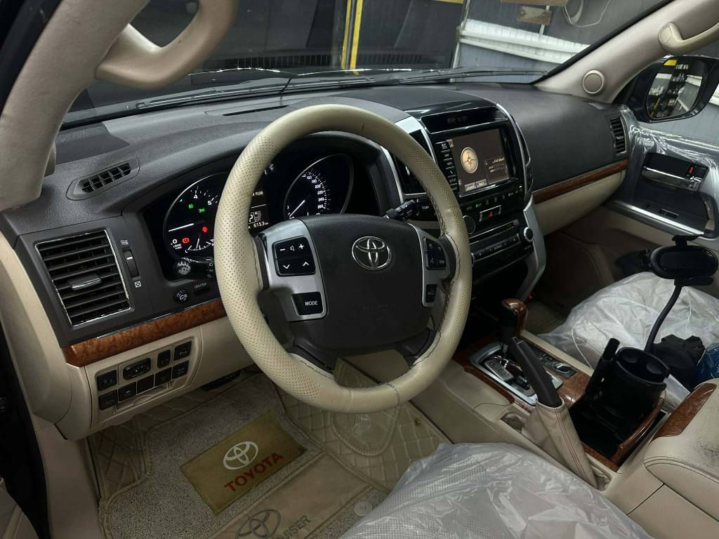 سلام عليكم اللبيع لاندكروز Vxr فول مواصفات 2014 اللبيع او مراوس لاندكروز او تاهو حديث
موصفات الكزز المحرك 5.7

8 سلندر

ماشية 233

سونار مرفوق بالمنشور موضح بي كلشي

سعرها ب 380 بيها مجال

سنوية ساقطة ولتحويل مكفول

مكانها بغداد شارع فلسطين *********** شراي يتوصل ع رقم بغداد, العراق
