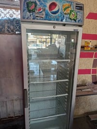 رفوف • طول ٤م ارتفاع ١٫٥م • طول ٣م ارتفاع ١٫٥م