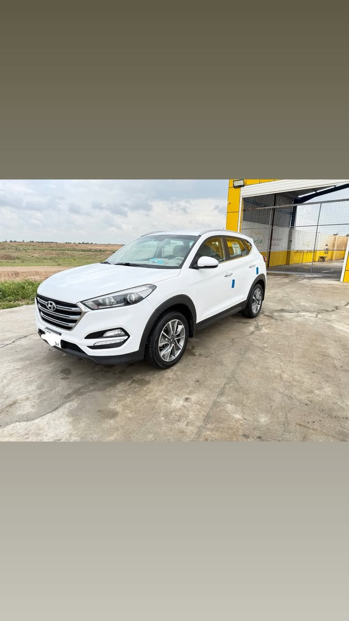 توسان للبيع  
وارد خليجي  موديل ١٨. رقم سليمانية ماشية ١٦٢  الف وسيارة كلين بس بيها شخط بالجامرلغ السكن الأمامي باقي على وضعها مامصلح مثل ماموضح بالصورة  امري شفط وبيها سويجين وداخل لونين مثل ماموضح بالصورة  والسعر ١٨٥ $وبيها مجال  
الاتصال على هذا الرقم  ***********
