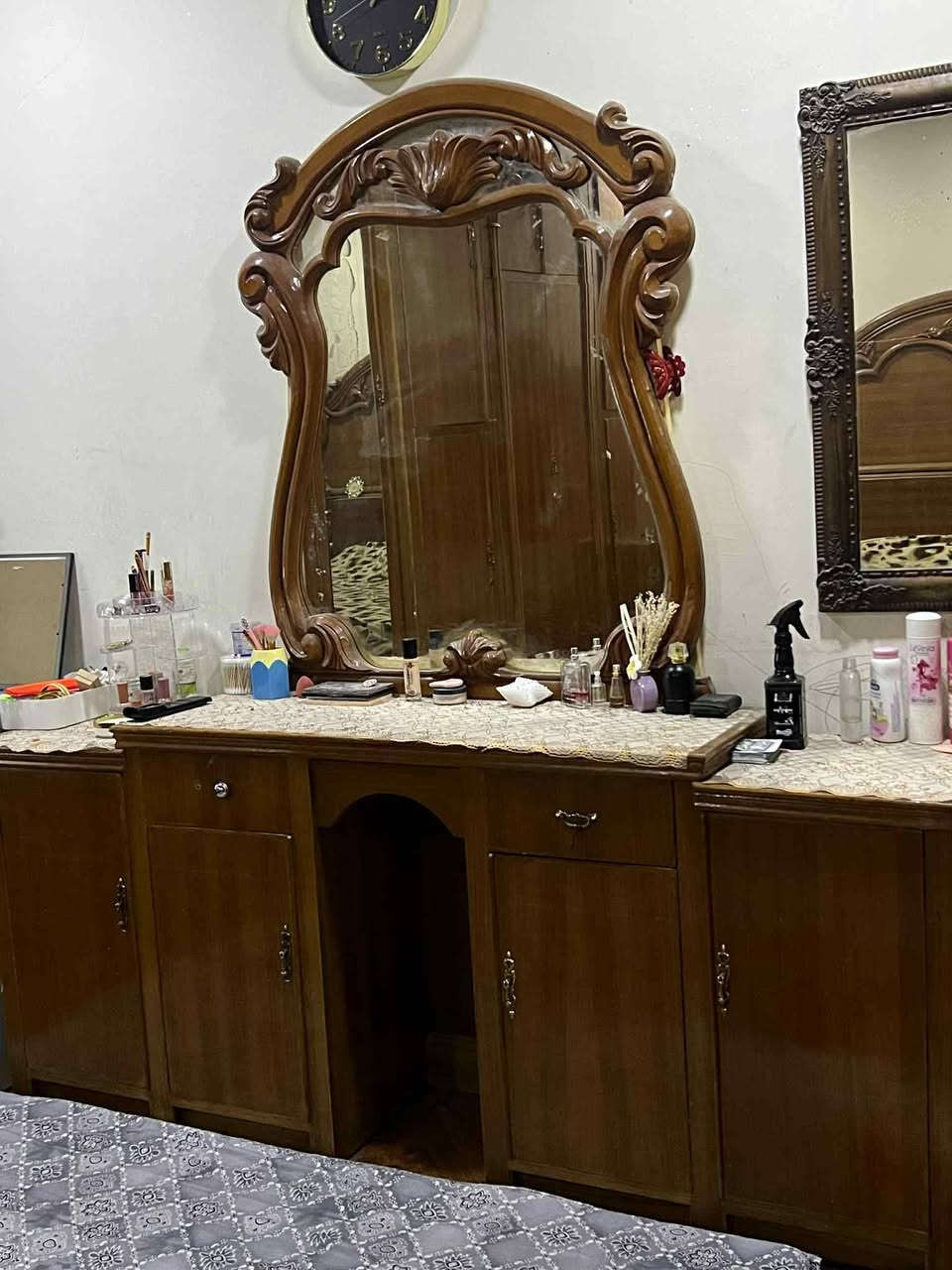 غرفة نوم خشب عراقي ثقيل اي عيب ما بيها فقط ينرادلها صبغ السعر ٥٠٠ الف قفل


**إذا كنت صاحب هذا الإعلان وتريد حذفه لأي سبب، رجاءا أرسل رسالة إلى الدعم الفني**