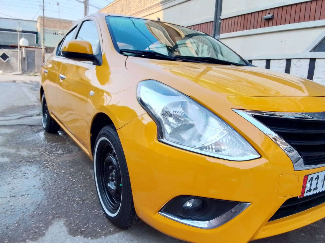 سلام عليكم نيسان صني هندي للبيع رقم بغداد  موديل 20  بليتة زركة داخل ابيض سيارة تدفئة وتبريد شغال كير مكينه خير من الله تخم تاير وصدر جديد و دوشمة عام  وسيارة جاهزة على اخر حباية كبل لشارع  بيهة تبديل جاملغ وباب السائق وقبغ الصندوك
اتصال فقط /***********
السعر/ 93 وبيهة مجال بسيط 
العنوان / بغداد الدورة خلف سوق ابو تشير
