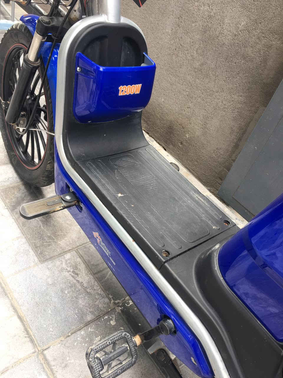 سلام عليكم  السعر 280
دراجة شحن  حجم 20 موديل 25 بطاريات عدد 5 مبدلات جدد ومكفولات. 

دراجة نظيفة  ومرتبة وكاملة مكاني محافظة ديالى/سيف سعد 
سويج بصمة وكارت تشغيل وشاحنة جديدة وياها اي استفسار خاص


**إذا كنت صاحب هذا الإعلان وتريد حذفه لأي سبب، رجاءا أرسل رسالة إلى الدعم الفني**