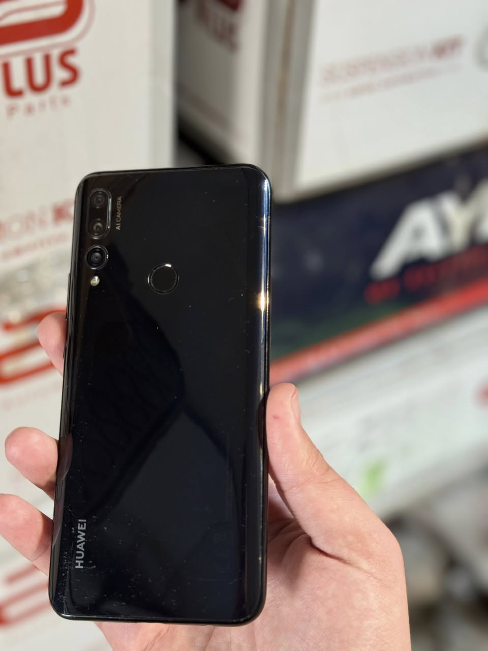 للبيع: Huawei Y9 Prime 2019 📱
• الذاكرة: 128 جيجا.
• الرام: 4 جيجا.
• الشاشة:  (مبدلة نوعية ممتازة).
• الكاميرا: سلايد (Pop-up) شغالة 100%.
• الخدمات: يدعم خدمات جوجل الرسمية (يوتيوب، متجر بلي).
• البطارية: 4000 مللي أمبير، شحن Type-C.

سعر 58 ألف وبي مجال لل شراي 🔥
مكاني بغداد الكرخ 
لل تواصل ***********
