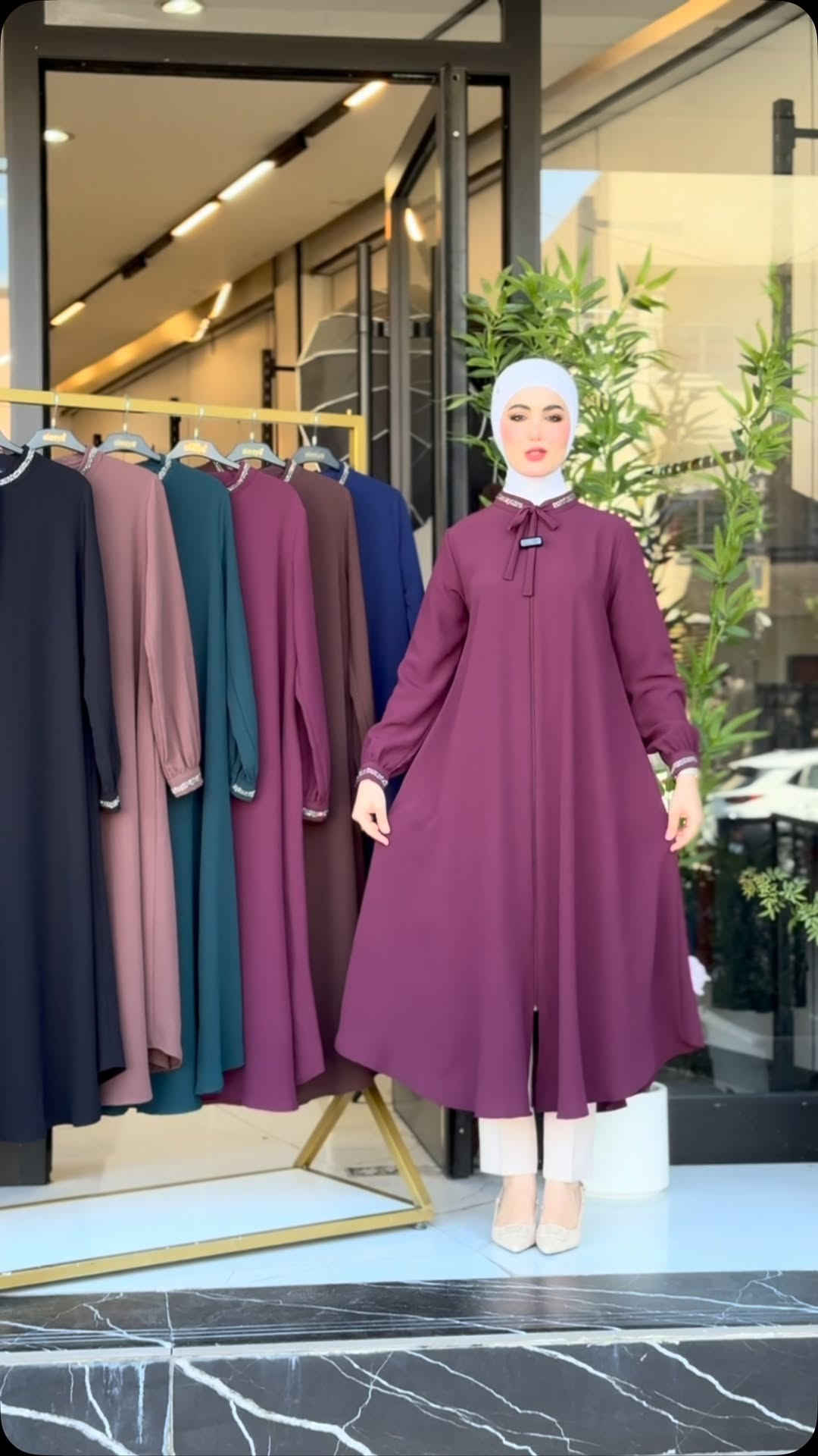 ⁨ ⁨ إطلالة تجمع بين الأناقة والراحة 🤍
✔️ خامة تركيه جدا راقيه 
✔️ تصميم راقٍ بقصة مريحه 
قياس 38, 40, 42, 44, 46, 48 
كب موديل راقي گصه كلوش عريضه 
للحجز والأستفسار عبر الرسائل 📩
واتساب ***********
#fypシ #hijab #اكسبلور
