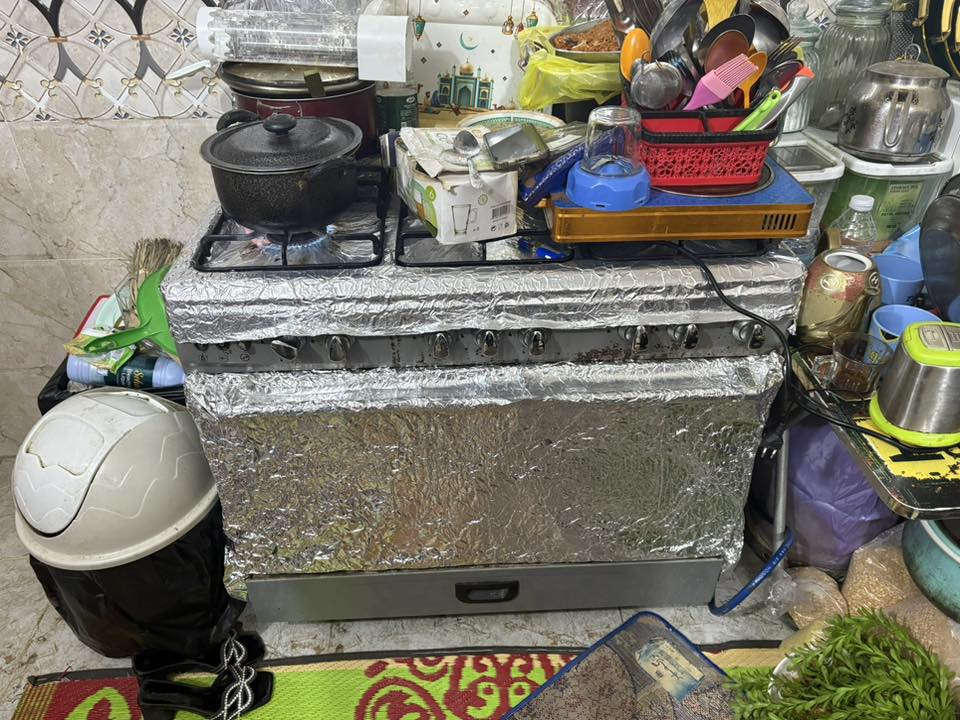 السلام عليكم كاونتر تفصال جديد حيل متر ونص ب متر ونص ويا مرمرايه مال السنك حطاطه  طباخ نضافته ٧٠ بالميه وياهن هاذه الميز كلهن ب ٣٠٠ ألف *********** بغداد أبي غريب
