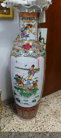 فازة خزفية • متر وعشرين • يد جانبية مكسورة