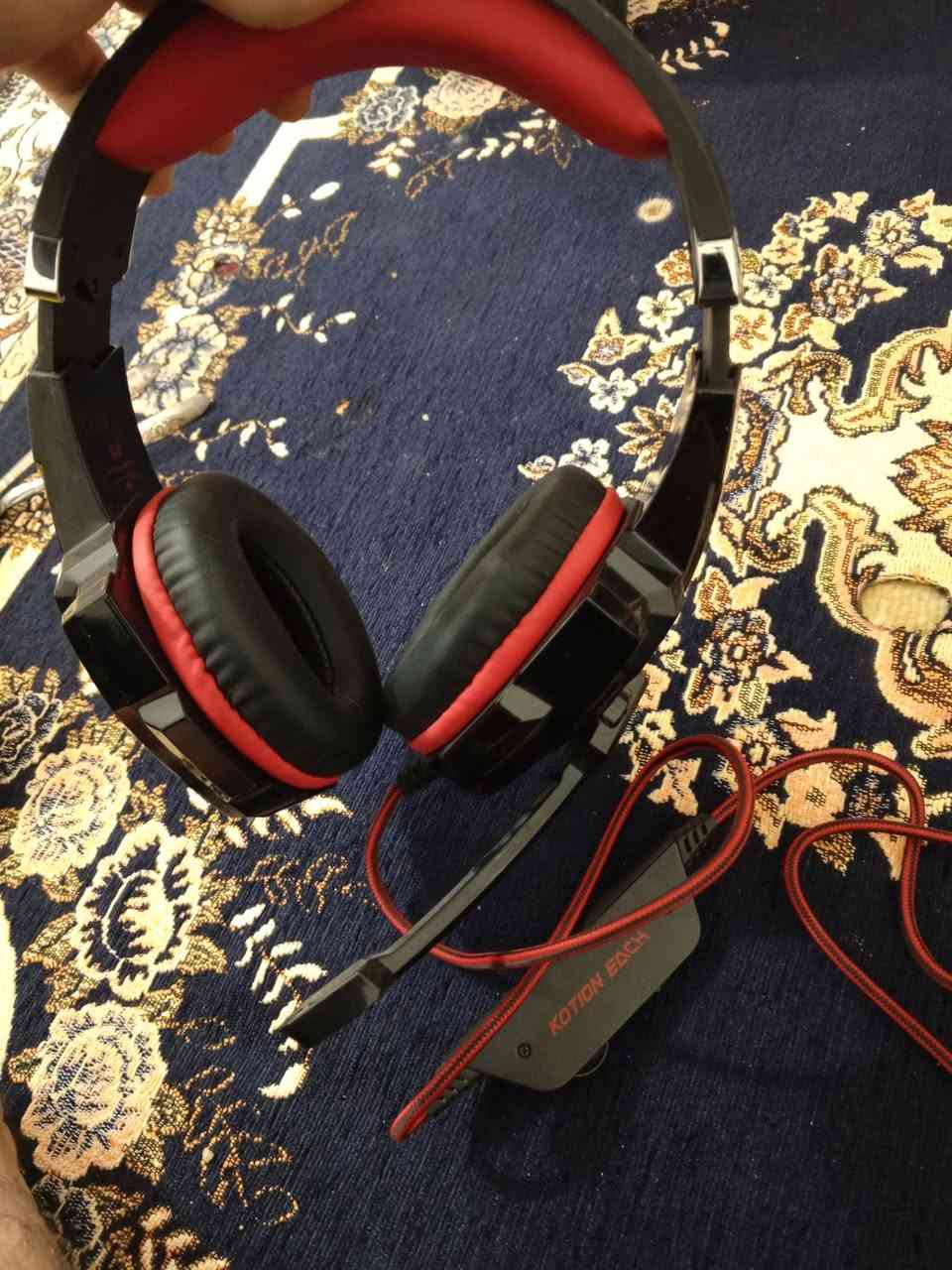 سماعات اصلي كيمنك تراهم تلفون و منفذ يو اس بي اخذتها ب 50 فول عل فحص اريدها مروس ب شاحن ايفون اصلي إذا مو اصلي ماريد الرقم
***********
