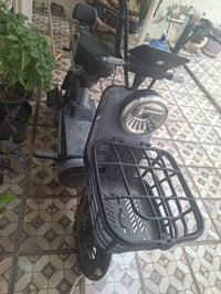 دراجة شحن جديده صار شهرين من مشتريها للبيع السعر ٤٥٠ الف وهذا رقمي للا...