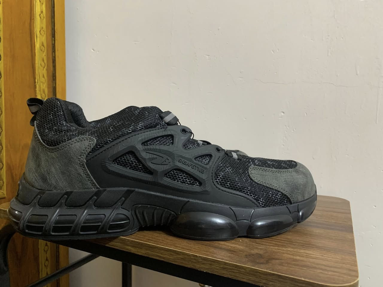 سيفتي بهذا الشكل  الرياضي الحلو اول تم ٢٠ الف ماركه  قياس ٤٧


**إذا كنت صاحب هذا الإعلان وتريد حذفه لأي سبب، رجاءا أرسل رسالة إلى الدعم الفني**