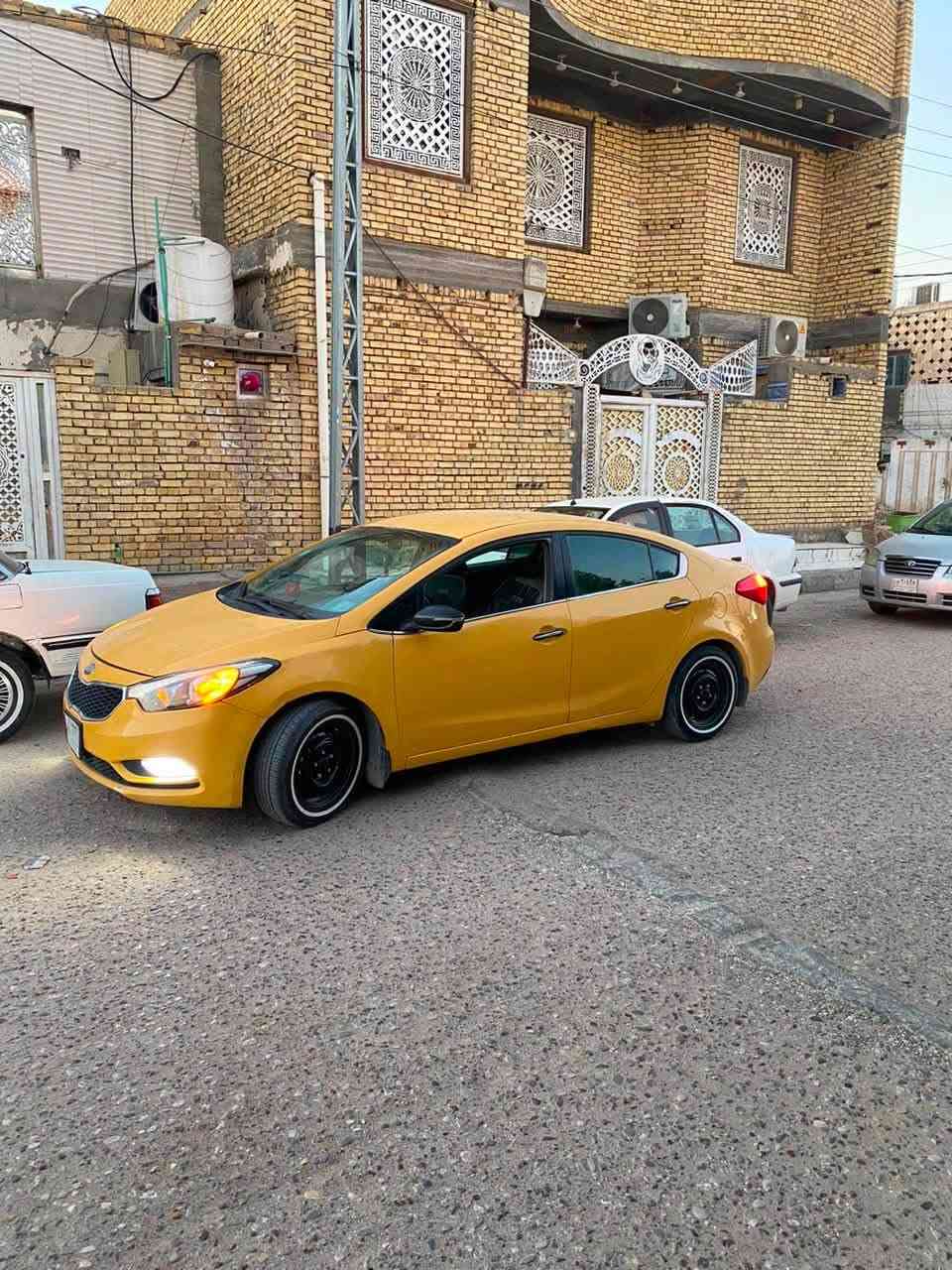 فورتي للبيع موديل 2014 مبدل بيه بس جاملق جه العبري سياره خير من الله كير ومحرك وتبريد السعر 90 وبيه مجال 
رقمي ***********
مكان السياره ناصريه حي الزهراء
