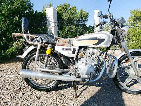 سلام عليكم موطور للبيع جني كلة موديل 17 مال جناي شقل ومش للاستفسار أكثر أتصل  ***********
