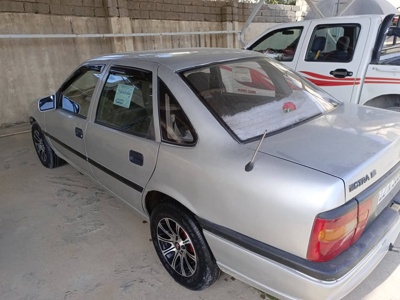 للبيع فيكترا موديل 1992 محرك وكير شرط سيارة مصبوغ جمالية  دوائر ودوسات مصلح فقط شرط التحويل رقم ***********
